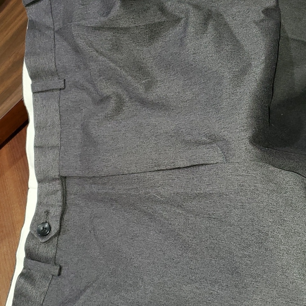 J Ferrar Men's Pleated Dress Slacks Dark Gray Cuffed Size 42x30 Used